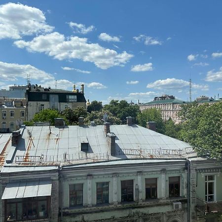 Світло Є! Історичний Центр! Apartment Kiev Luaran gambar