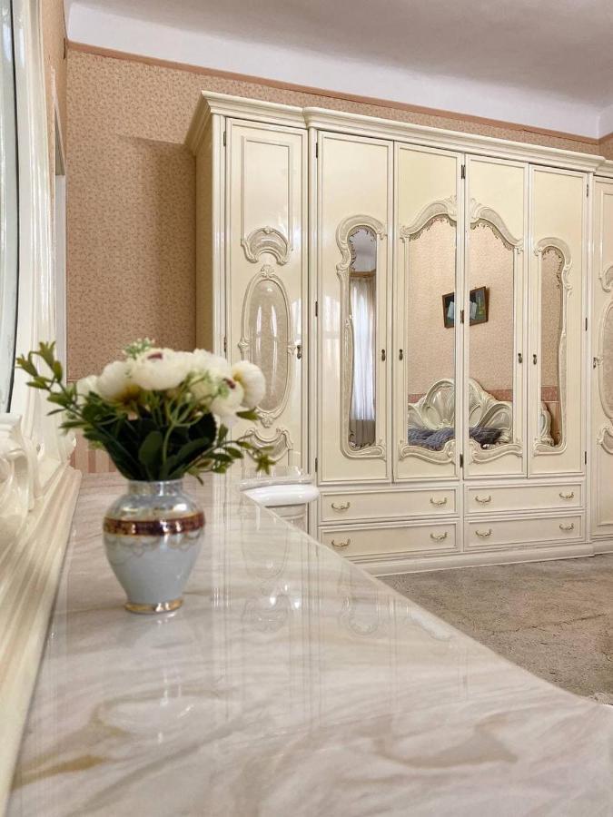Світло Є! Історичний Центр! Apartment Kiev Luaran gambar