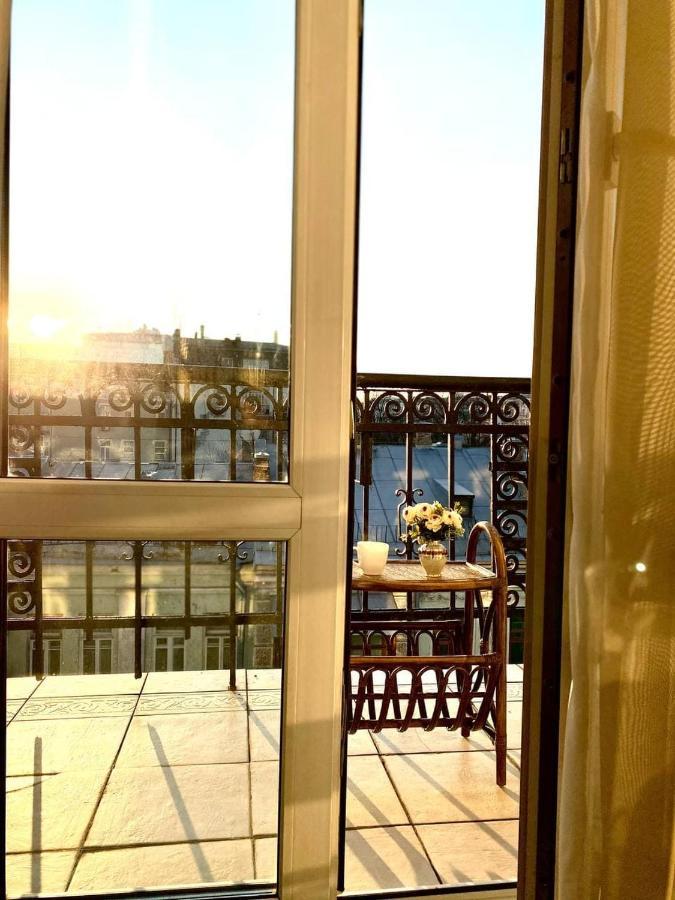 Світло Є! Історичний Центр! Apartment Kiev Luaran gambar