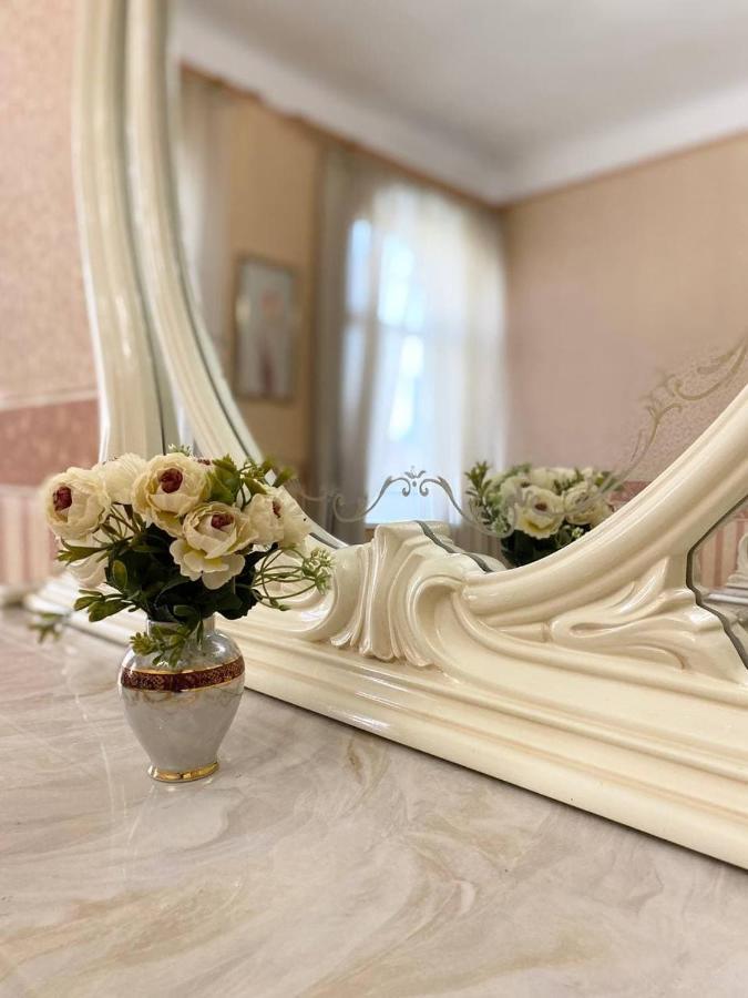 Світло Є! Історичний Центр! Apartment Kiev Luaran gambar