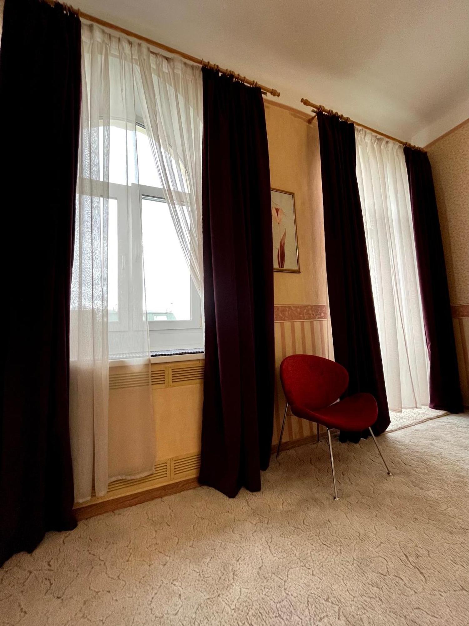 Світло Є! Історичний Центр! Apartment Kiev Luaran gambar