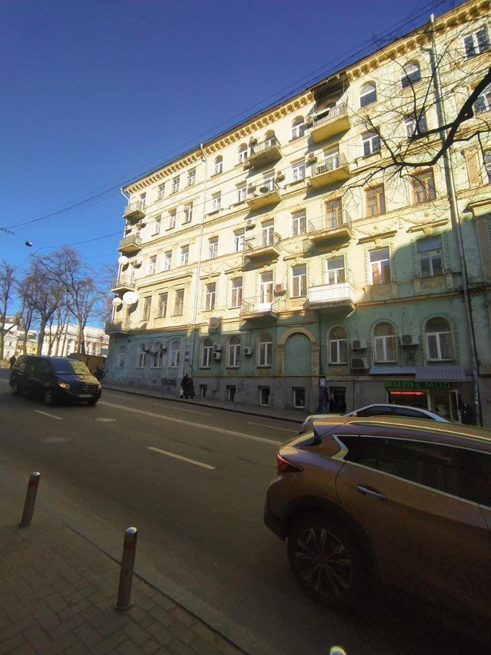 Світло Є! Історичний Центр! Apartment Kiev Luaran gambar