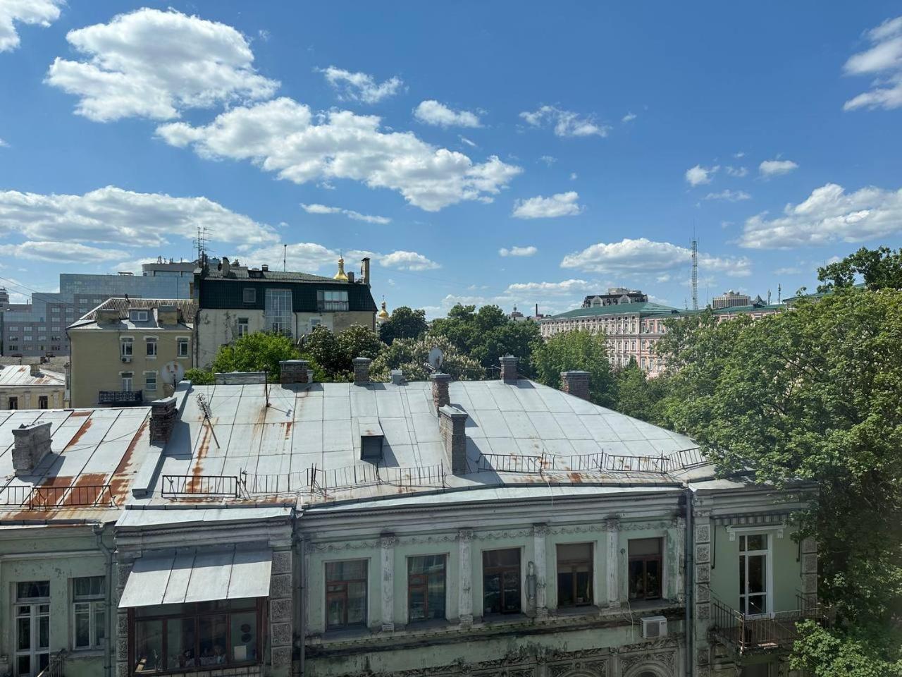 Світло Є! Історичний Центр! Apartment Kiev Luaran gambar